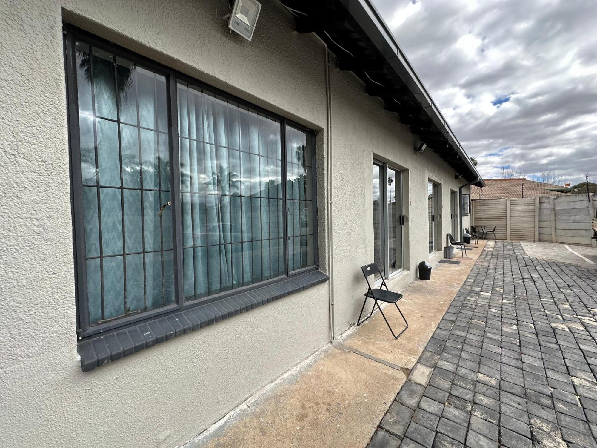 Favour Guest House Polokwane Exteriör bild