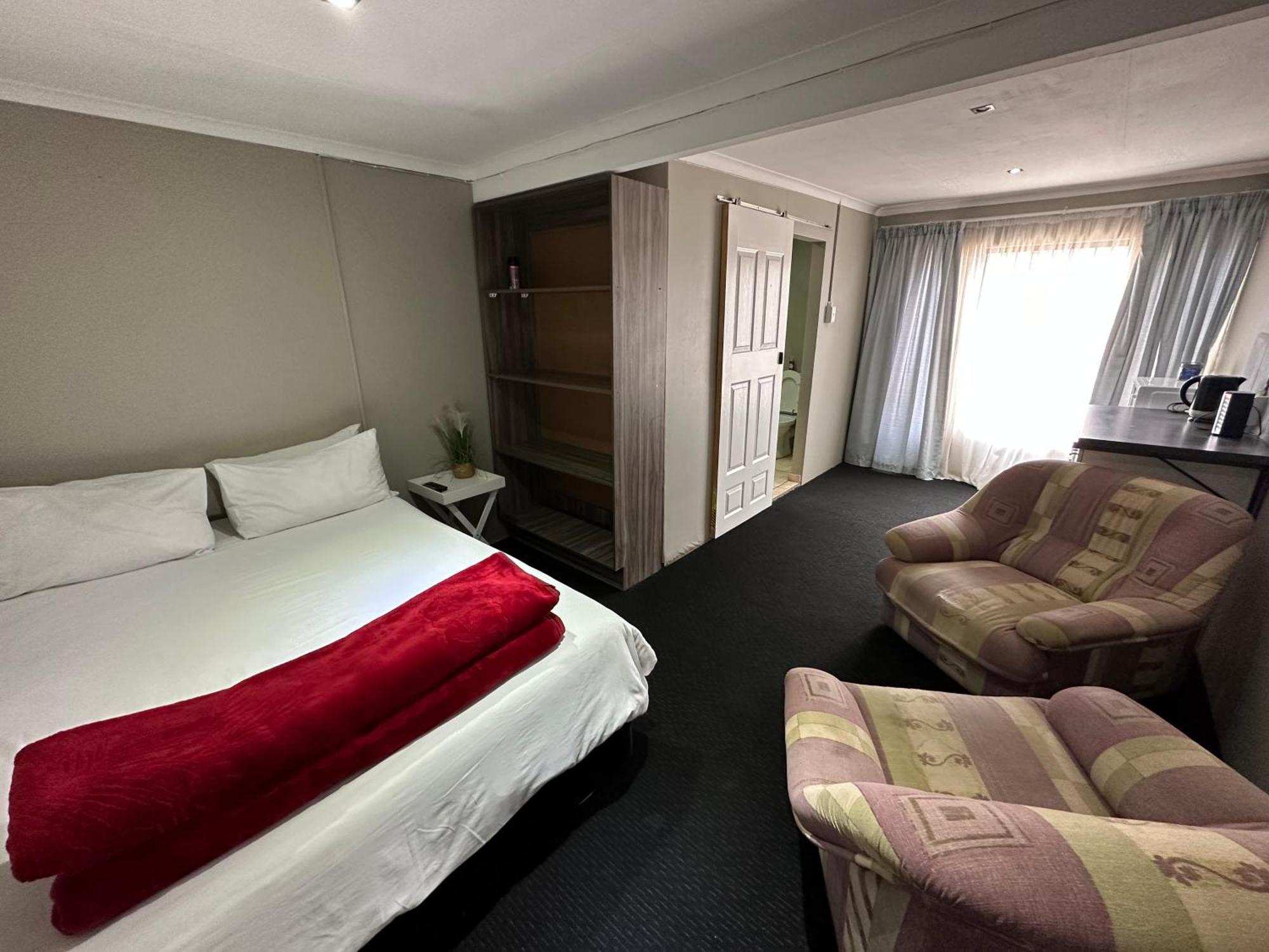 Favour Guest House Polokwane Exteriör bild