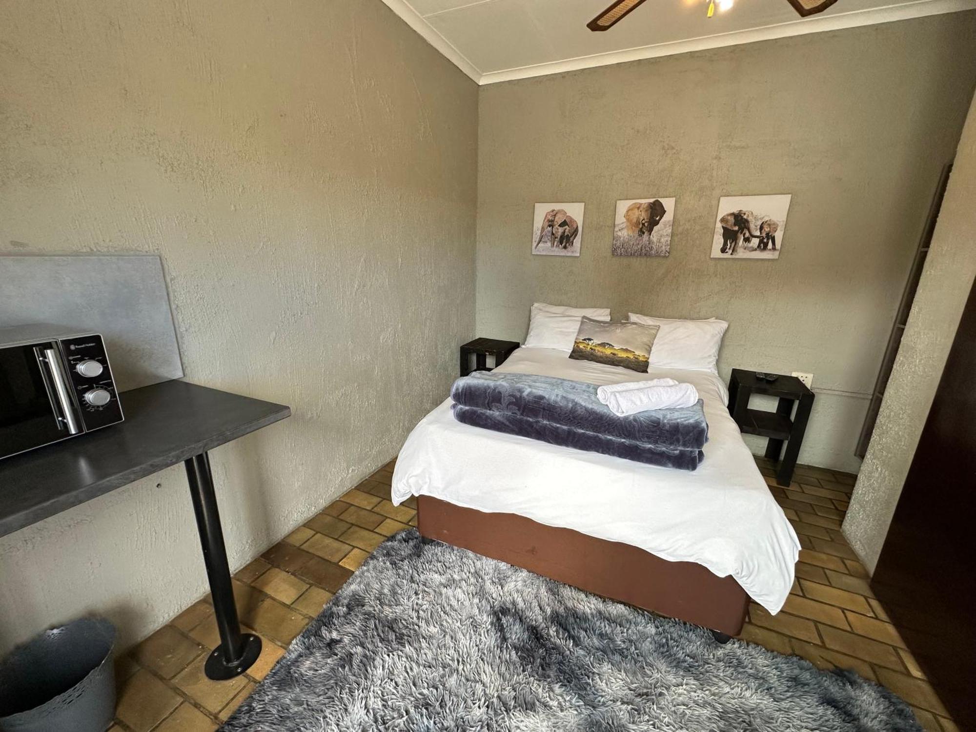 Favour Guest House Polokwane Exteriör bild